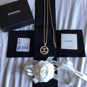 CHANEL Gold & Pearl CC Adjustable Necklace